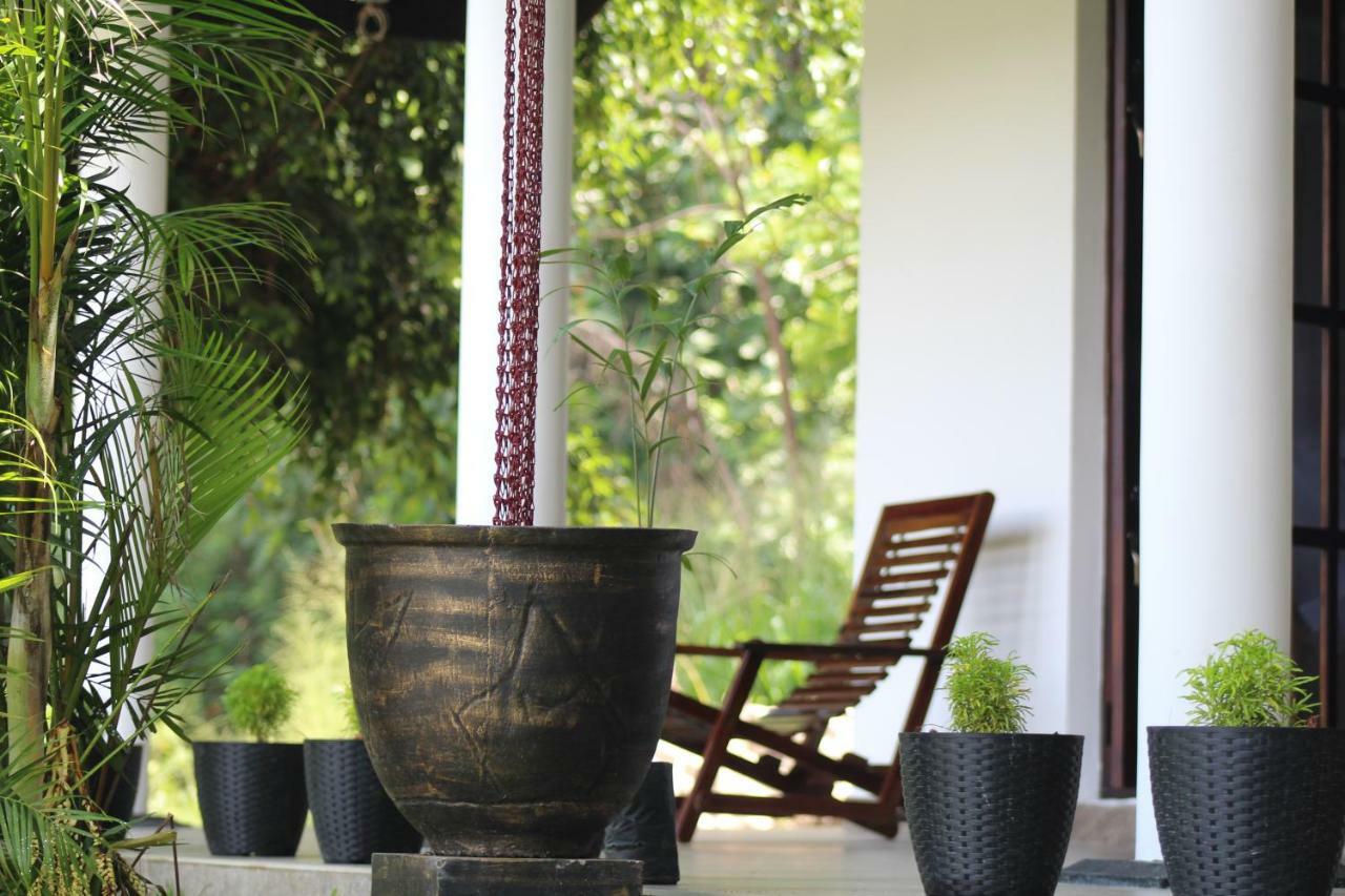 Kandyan Lounge Kiribathkumbura Exterior photo