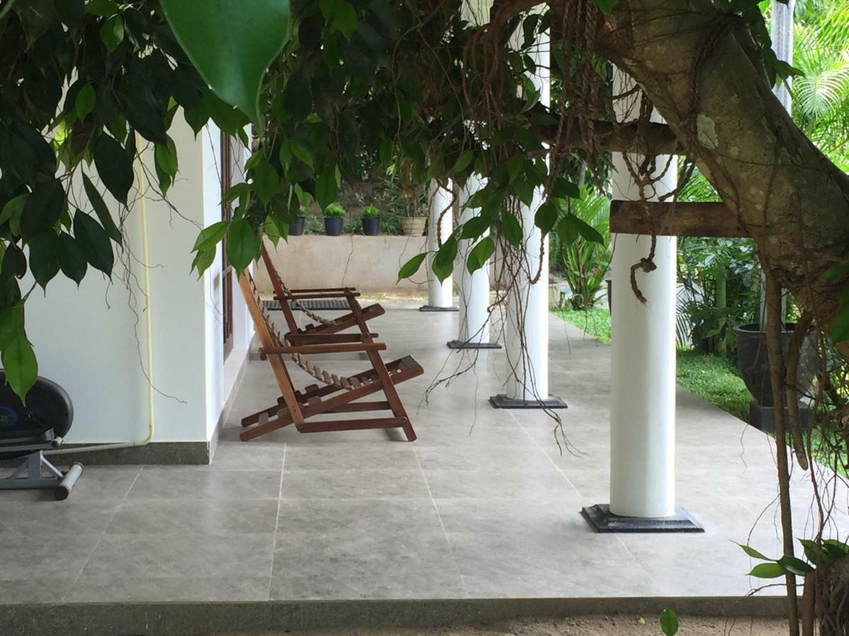 Kandyan Lounge Kiribathkumbura Exterior photo