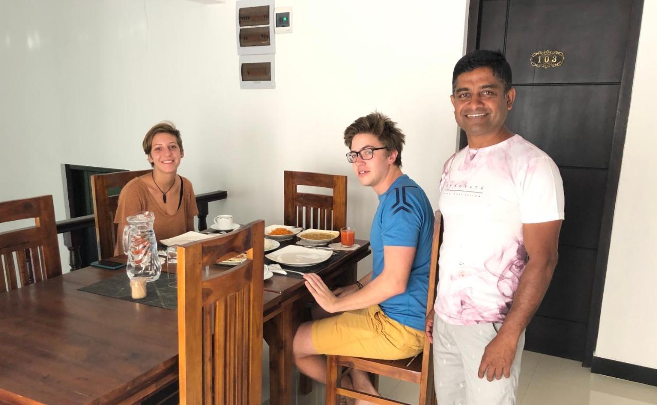 Kandyan Lounge Kiribathkumbura Exterior photo